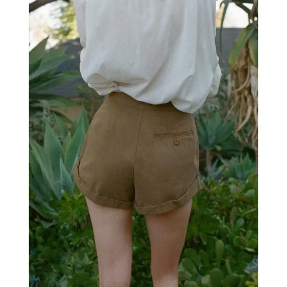 Doen Raelyn Shorts in Boscage - Picture 2 of 7